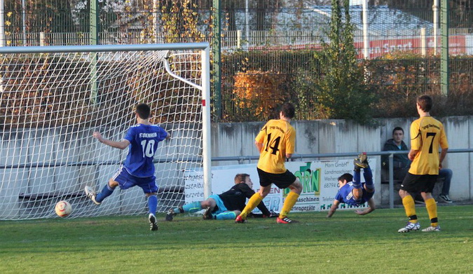 2011-11-06 SpVgg Oberhausen - FCO Reierts Siegtreffer per Flugkopfball_675 2011-11-06 SpVgg Oberhausen - FCO Reierts Siegtreffer per Flugkopfball_675